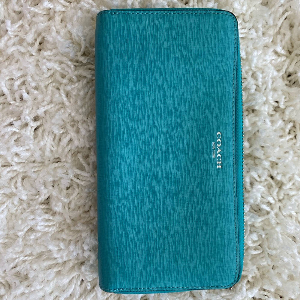 COACH Accordion Zip Wallet